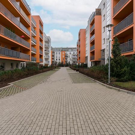 Wilczak Apartment With Free Garage Poznan By Noclegi Renters Luaran gambar