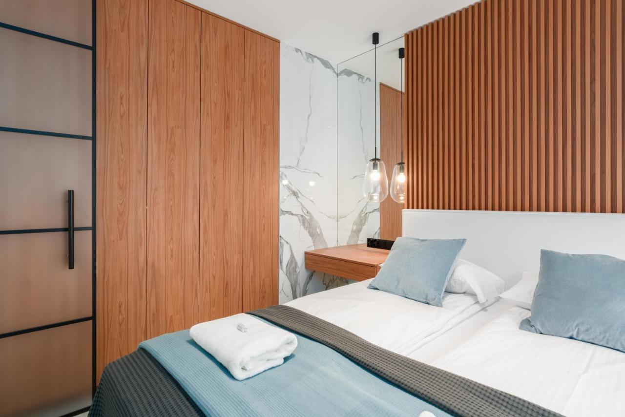 Wilczak Apartment With Free Garage Poznan By Noclegi Renters Luaran gambar
