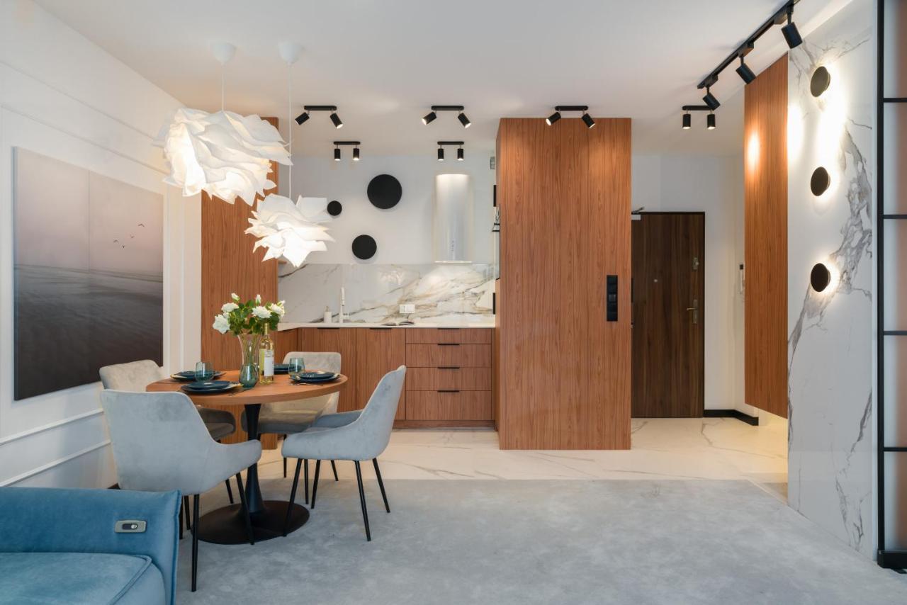 Wilczak Apartment With Free Garage Poznan By Noclegi Renters Luaran gambar