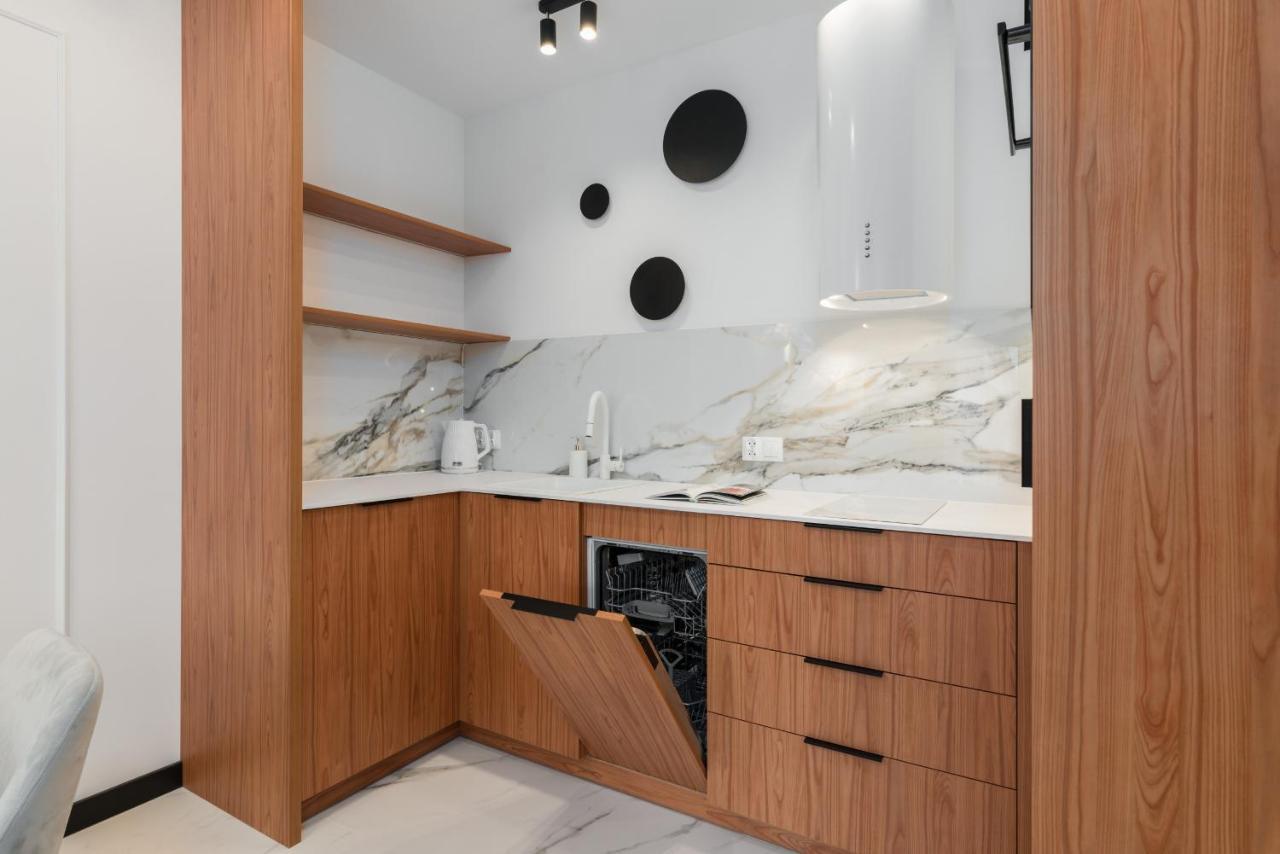 Wilczak Apartment With Free Garage Poznan By Noclegi Renters Luaran gambar