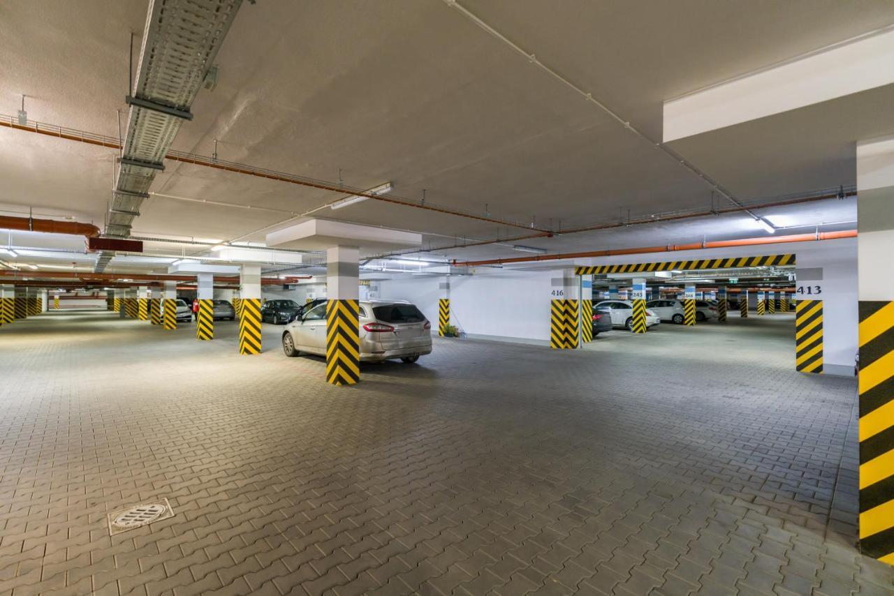Wilczak Apartment With Free Garage Poznan By Noclegi Renters Luaran gambar