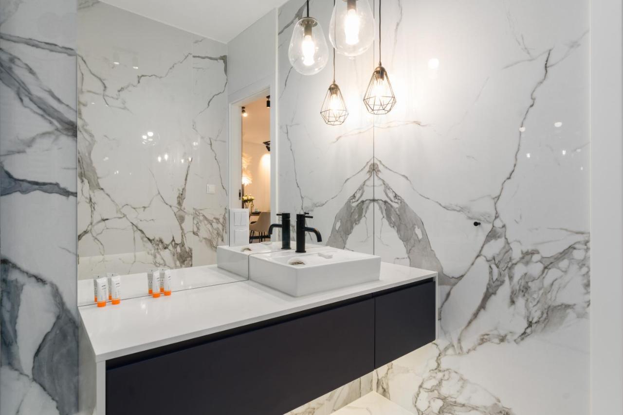 Wilczak Apartment With Free Garage Poznan By Noclegi Renters Luaran gambar