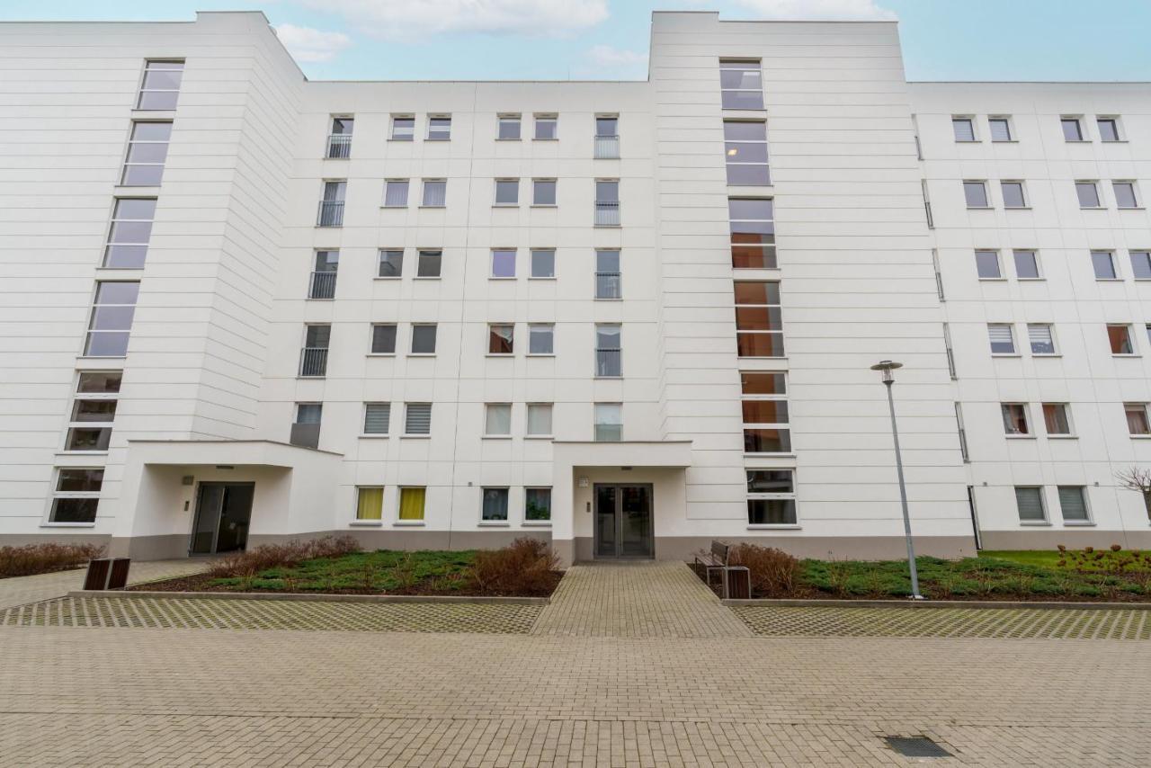 Wilczak Apartment With Free Garage Poznan By Noclegi Renters Luaran gambar